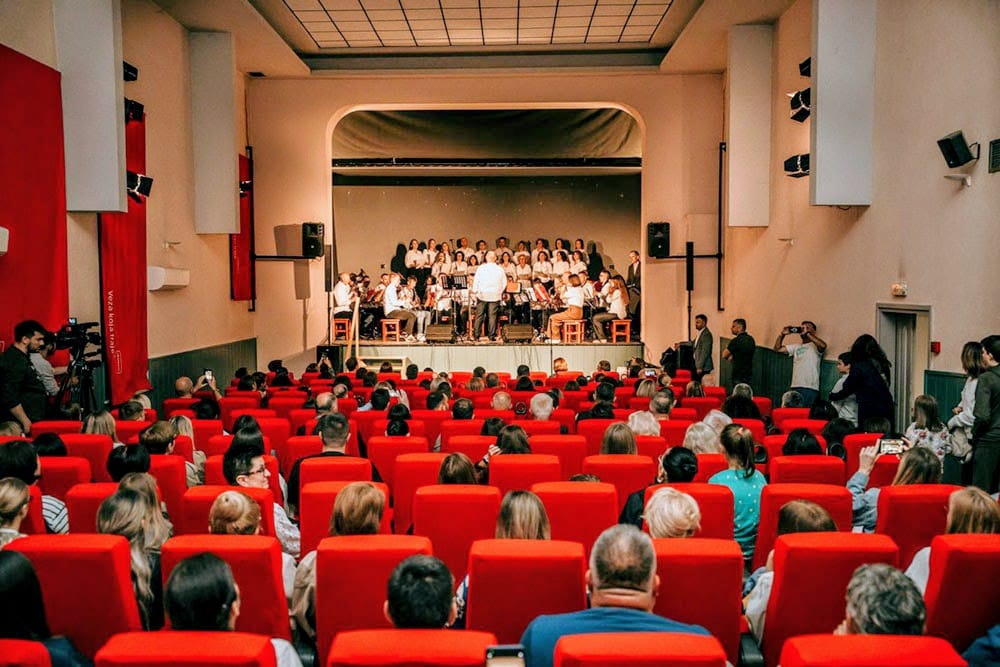 NASTAVNIČKI ZBOR PRVE OSNOVNE ŠKOLE